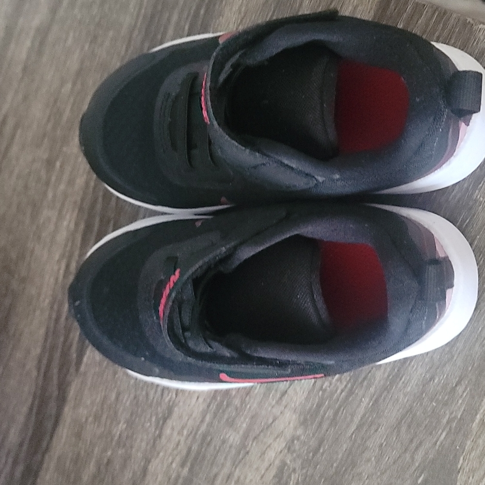 COPY - Nikes Sneakers